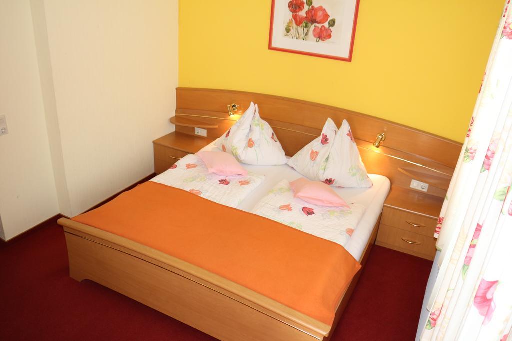 Enzianbrenner Hotel Jenig Bilik gambar